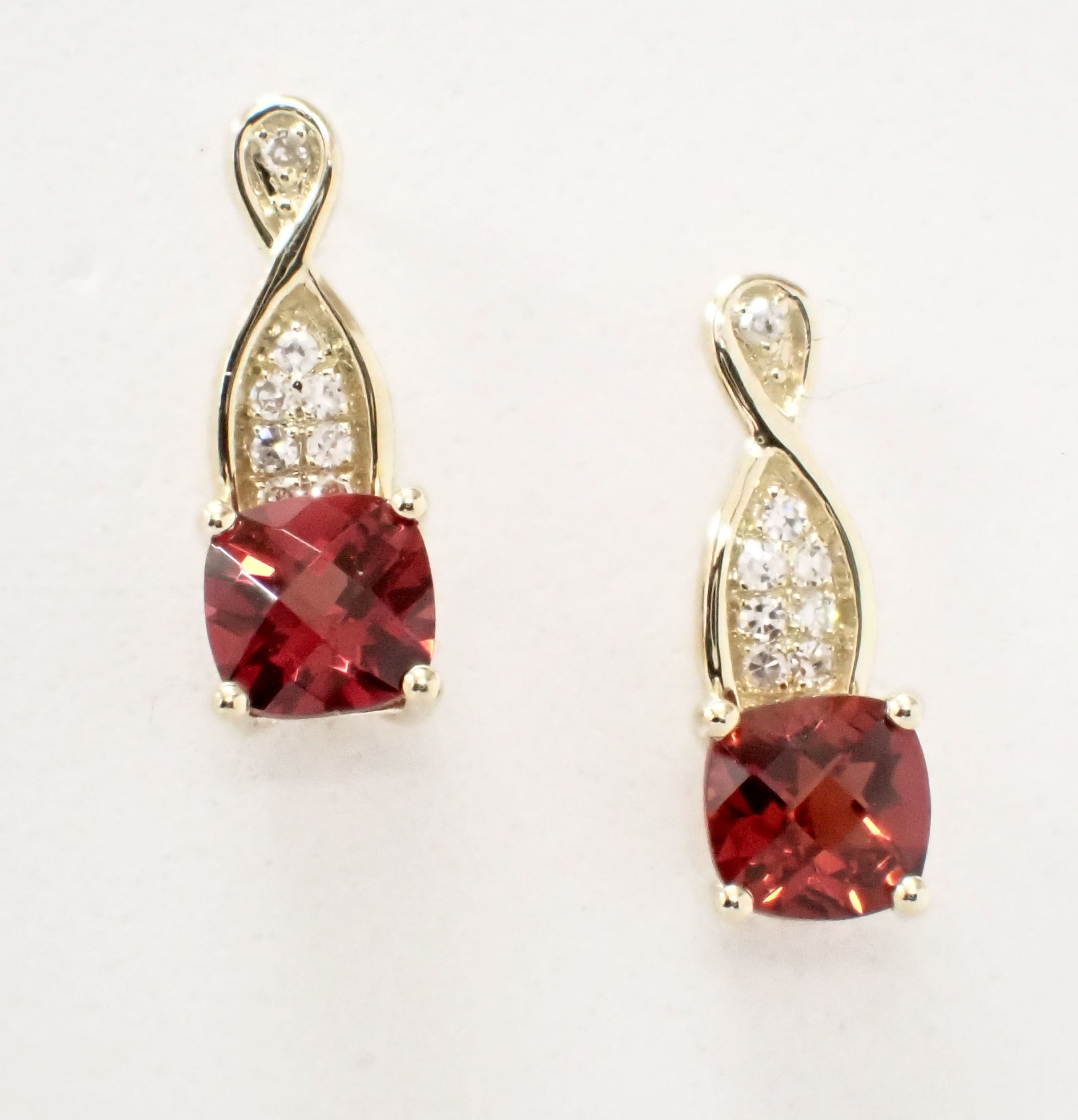 Dangle 10 Karat Yellow Garnet Earring