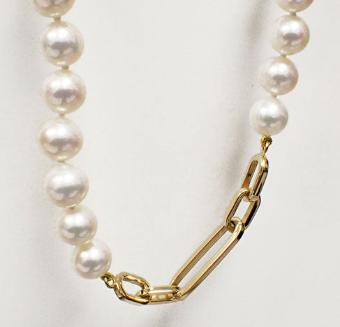 14 Karat Yellow Pearl Necklace