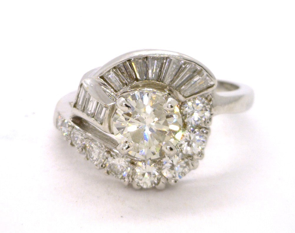 14 Karat White Diamond Fashion Ring