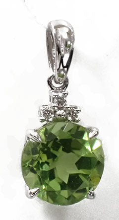 14 Karat White Peridot Pendant