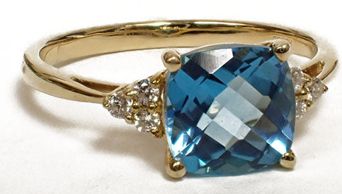 14 Karat Yellow Blue Topaz Ring